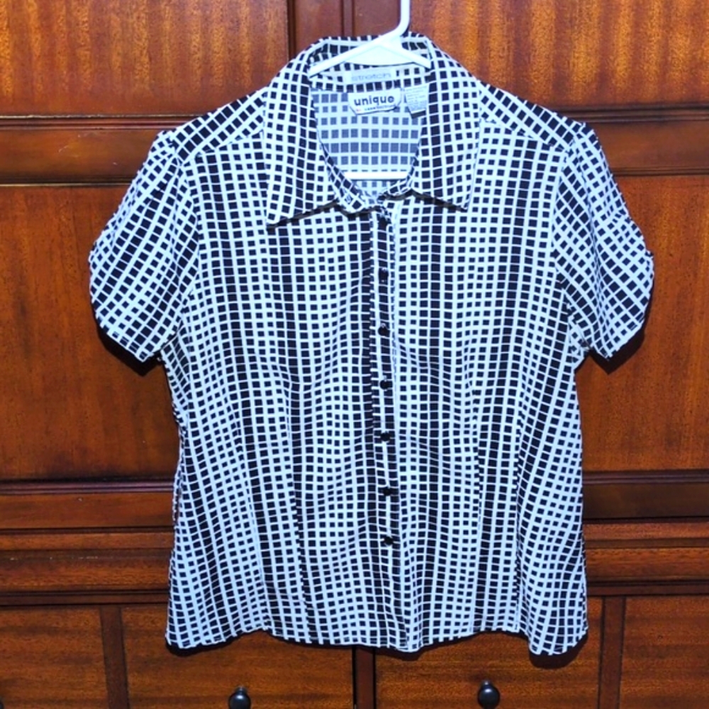 Unique Spectrum Black and White Cap Sleeve Button Down Shirt